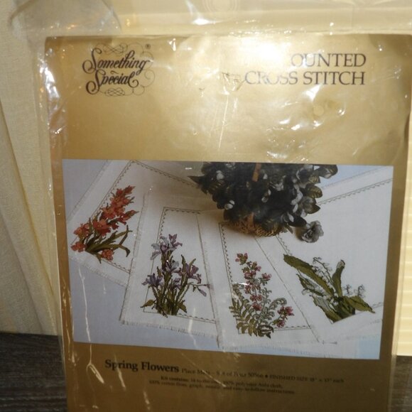 SOMETHING SPECIAL Counted Cross Stitch Kit SPRING FLOWERS PLACE MATS Set of 4 - Picture 2 of 3
